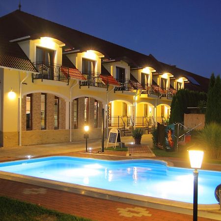 Bajor Panzio Buek-Buekfuerdo, Adults Friendly 12 Plus Exterior foto