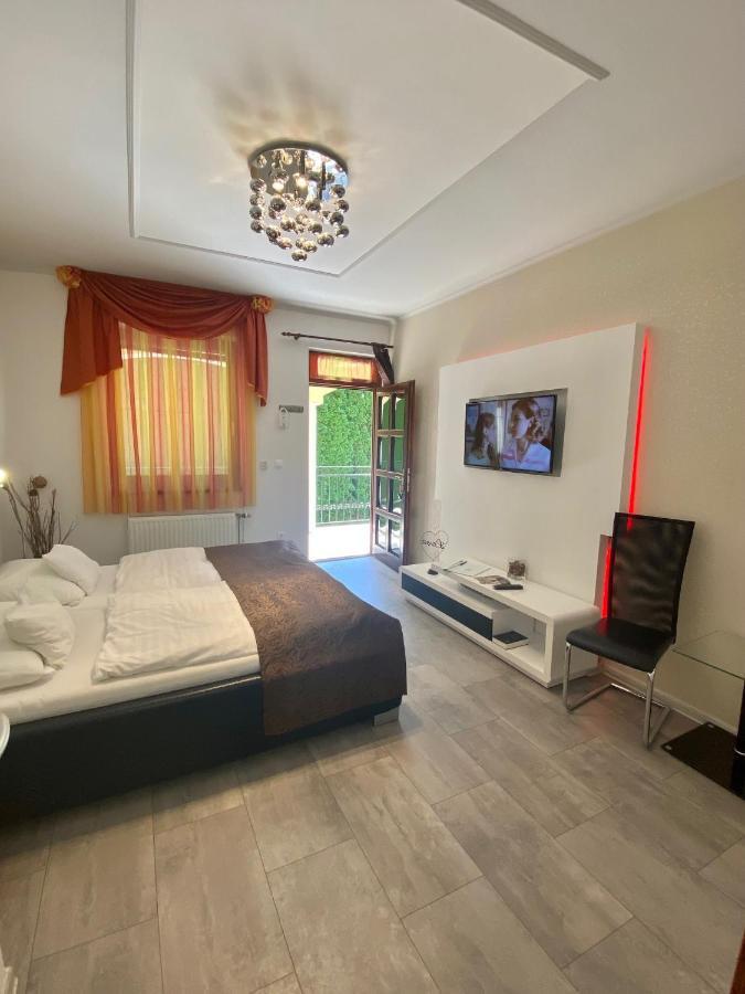 Bajor Panzio Buek-Buekfuerdo, Adults Friendly 12 Plus Exterior foto