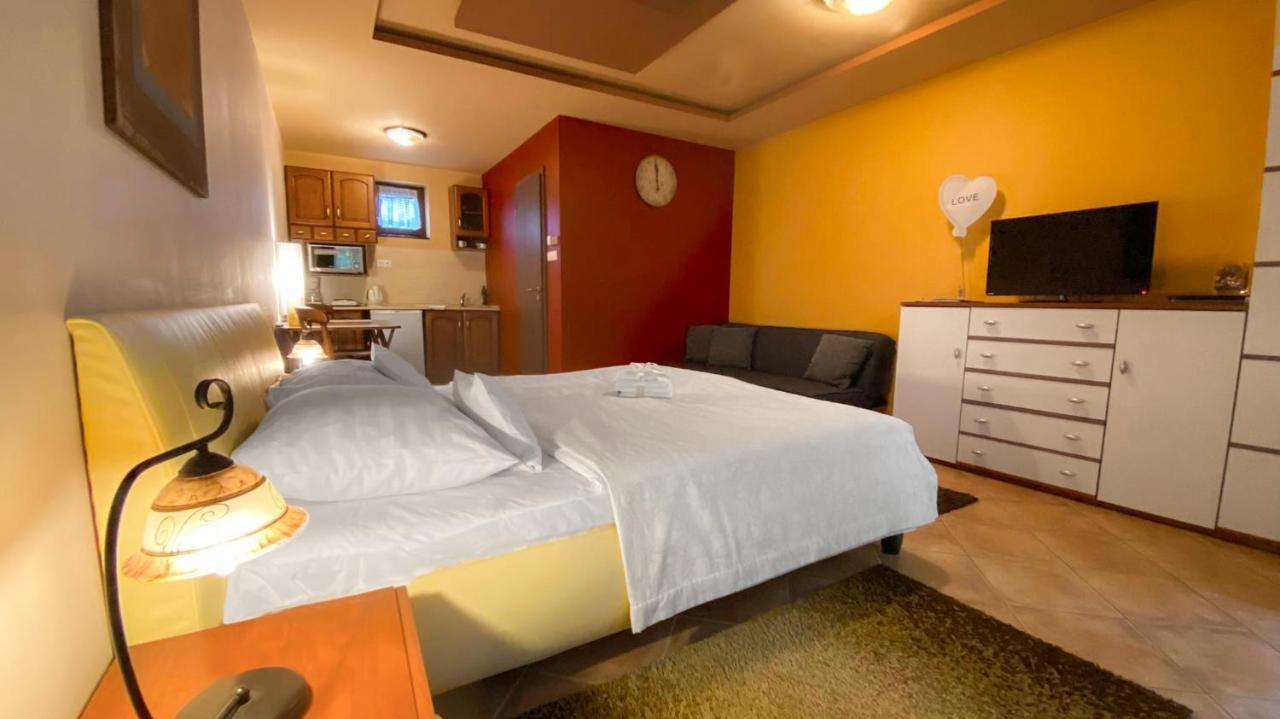 Bajor Panzio Buek-Buekfuerdo, Adults Friendly 12 Plus Exterior foto