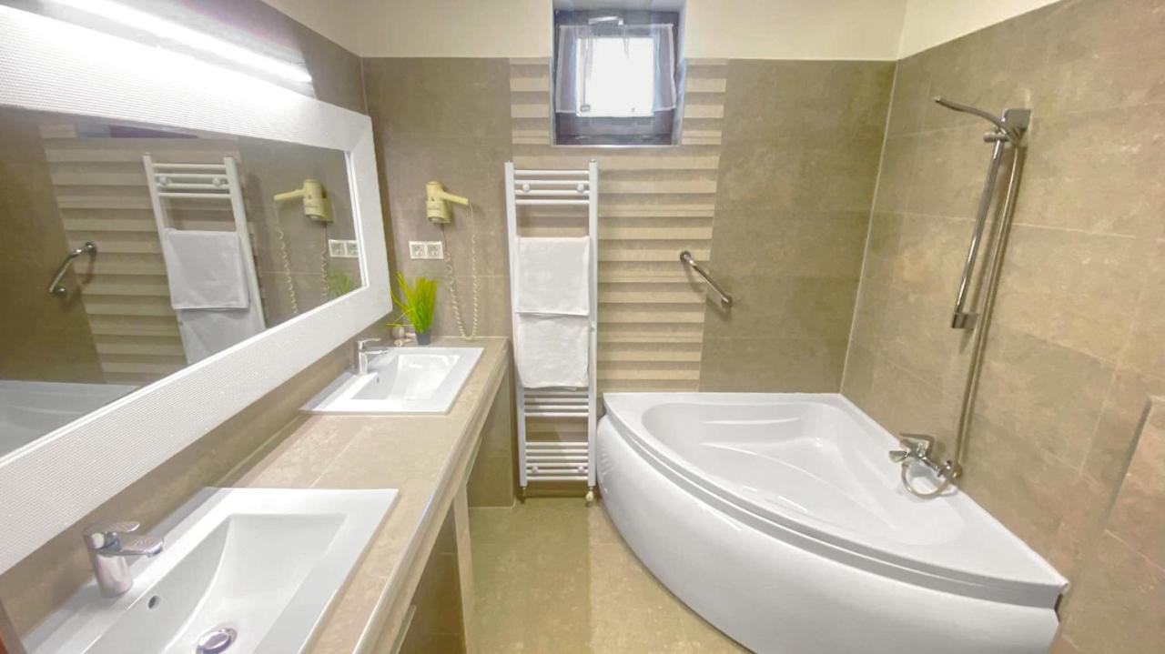 Bajor Panzio Buek-Buekfuerdo, Adults Friendly 12 Plus Exterior foto