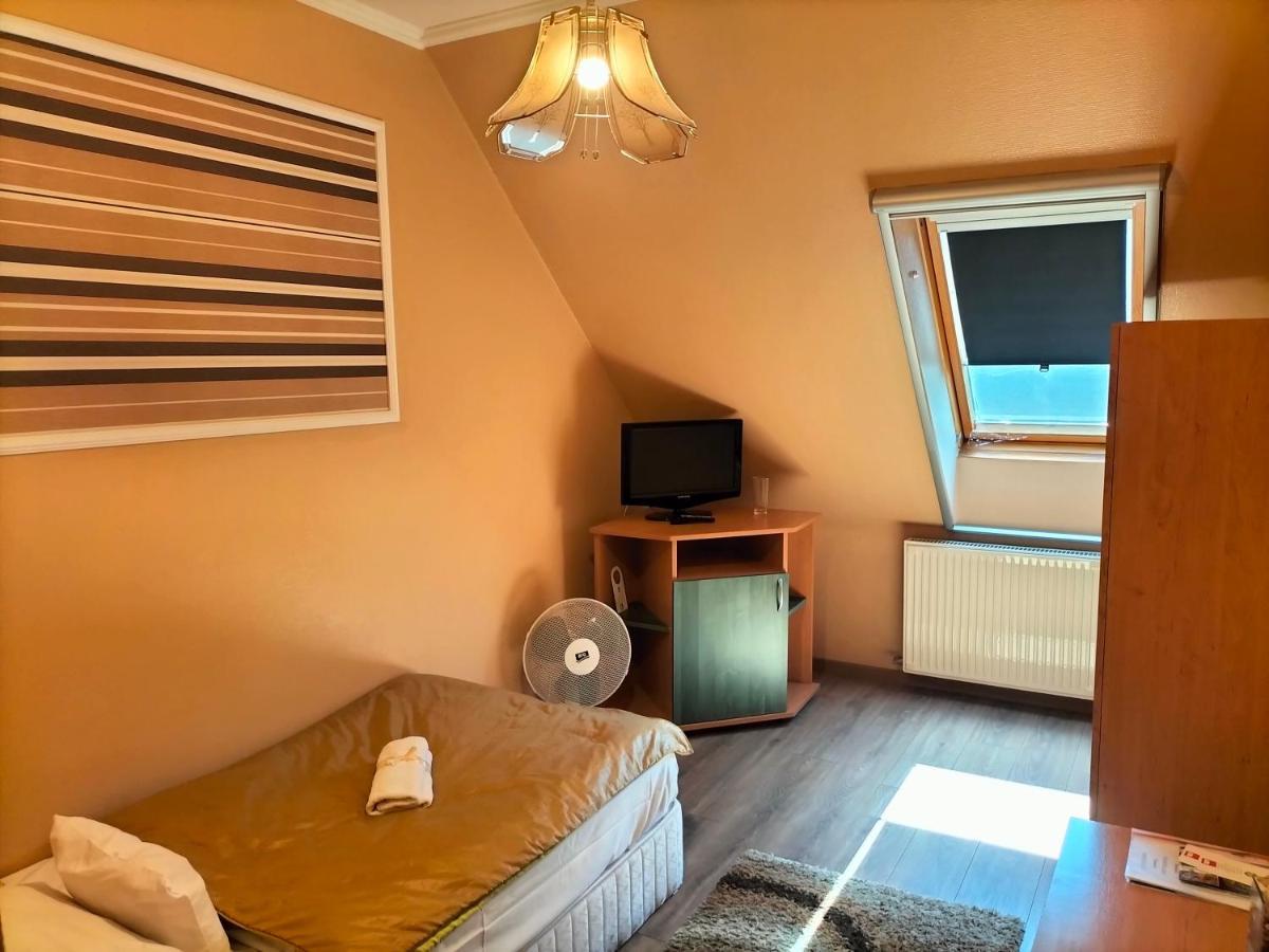 Bajor Panzio Buek-Buekfuerdo, Adults Friendly 12 Plus Exterior foto