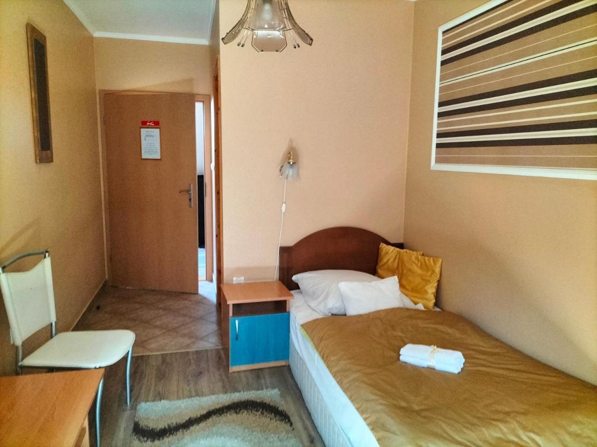 Bajor Panzio Buek-Buekfuerdo, Adults Friendly 12 Plus Exterior foto