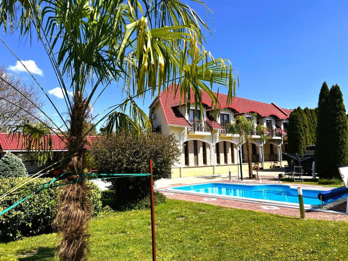 Bajor Panzio Buek-Buekfuerdo, Adults Friendly 12 Plus Exterior foto