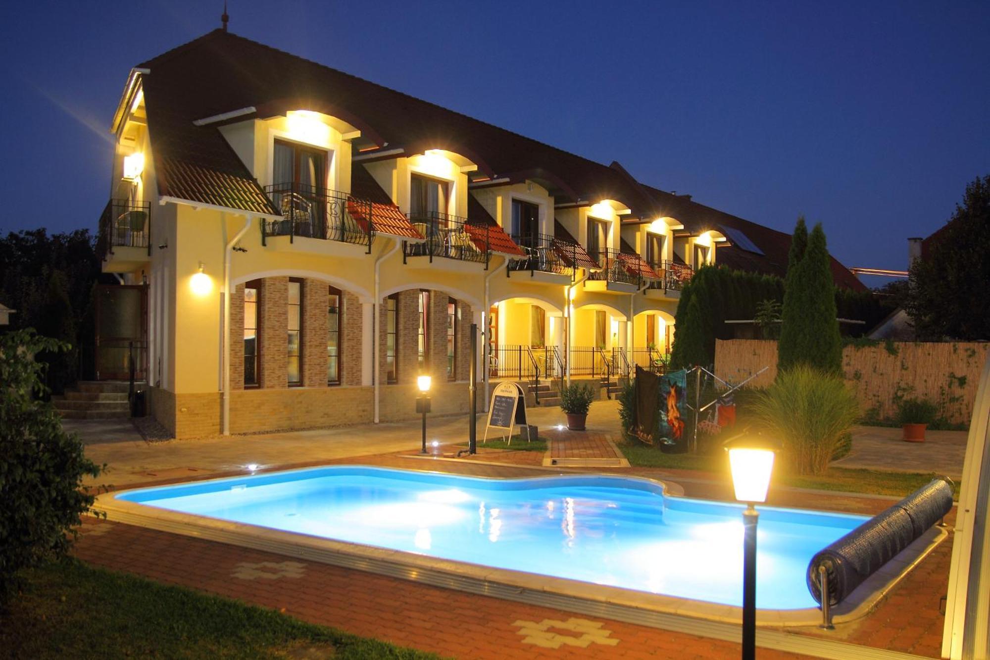 Bajor Panzio Buek-Buekfuerdo, Adults Friendly 12 Plus Exterior foto