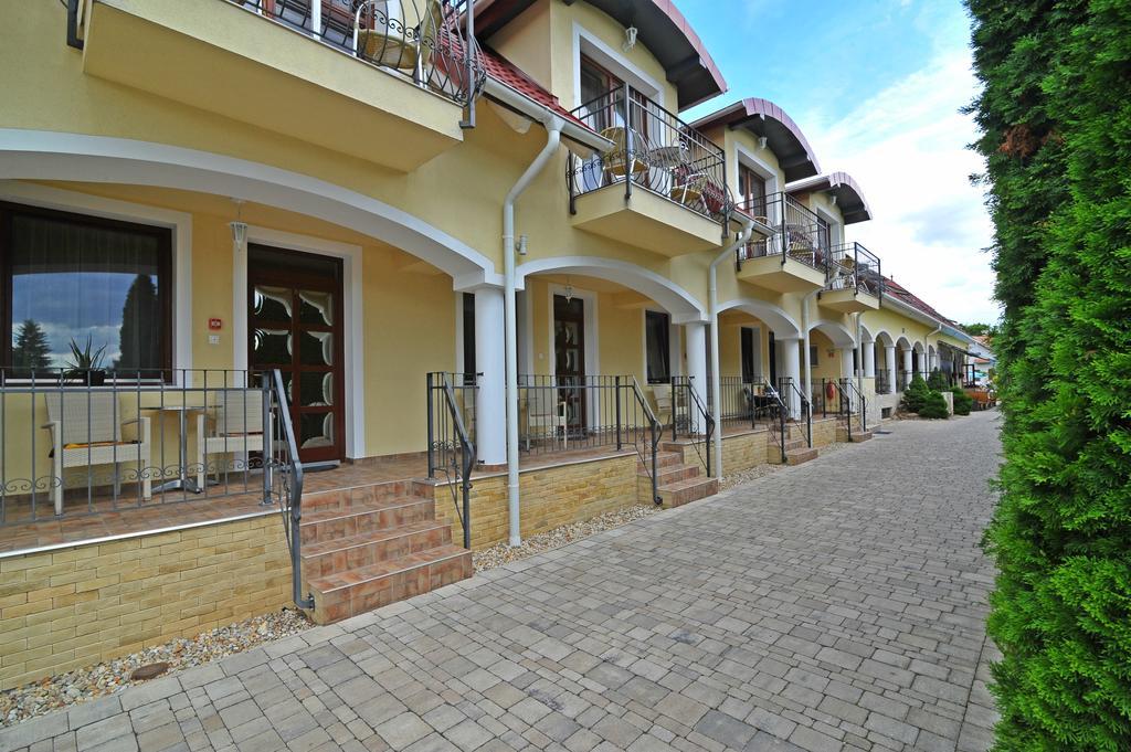 Bajor Panzio Buek-Buekfuerdo, Adults Friendly 12 Plus Exterior foto