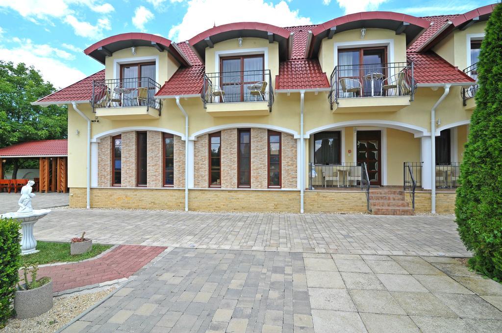 Bajor Panzio Buek-Buekfuerdo, Adults Friendly 12 Plus Exterior foto