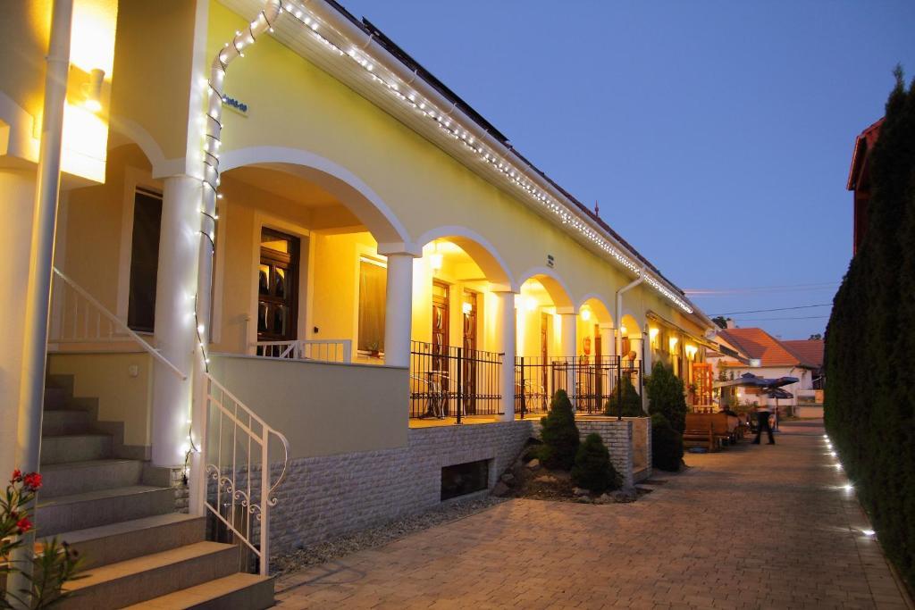 Bajor Panzio Buek-Buekfuerdo, Adults Friendly 12 Plus Exterior foto