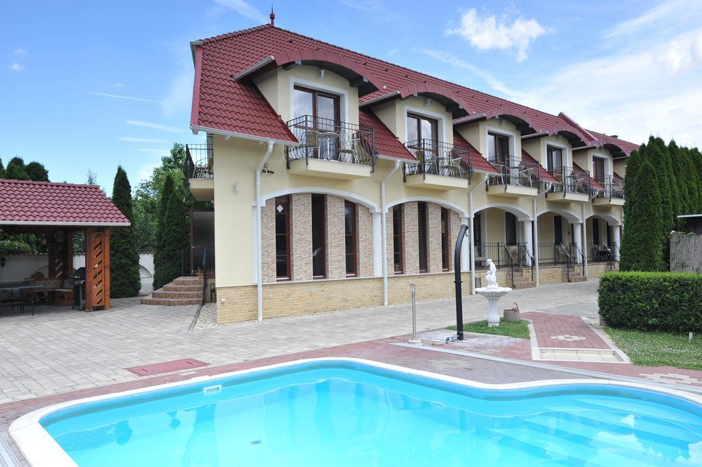 Bajor Panzio Buek-Buekfuerdo, Adults Friendly 12 Plus Exterior foto