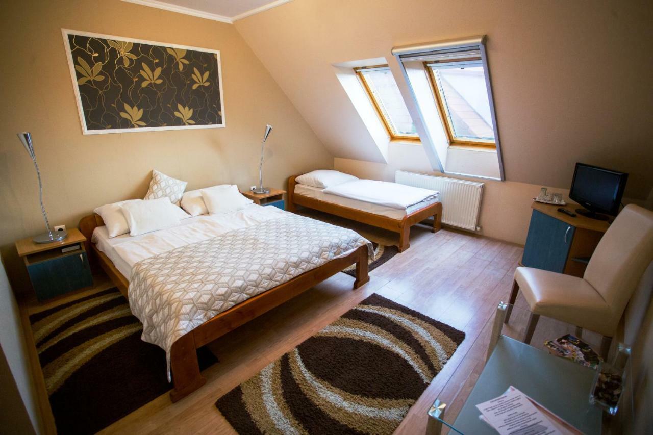 Bajor Panzio Buek-Buekfuerdo, Adults Friendly 12 Plus Exterior foto