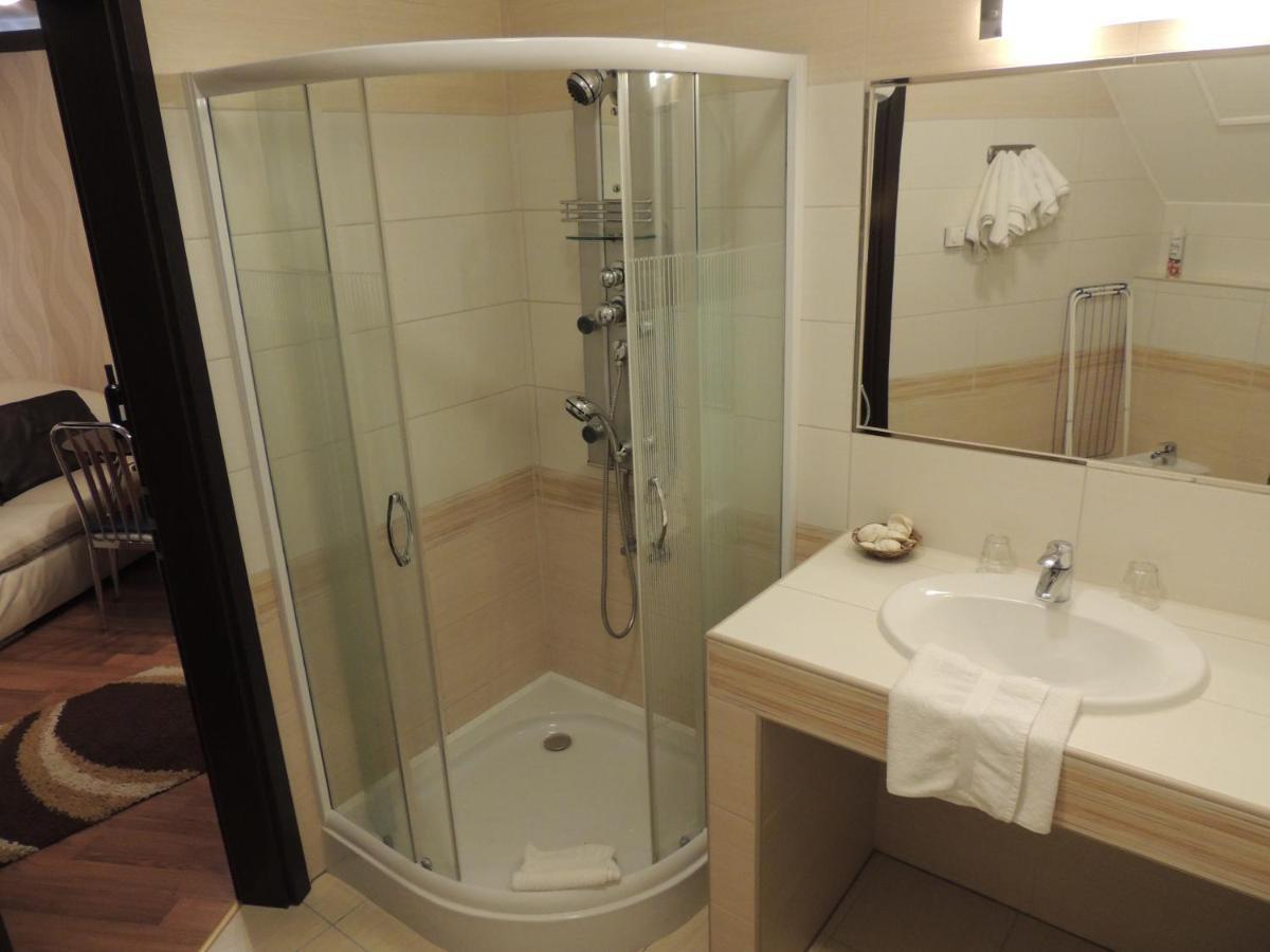 Bajor Panzio Buek-Buekfuerdo, Adults Friendly 12 Plus Exterior foto